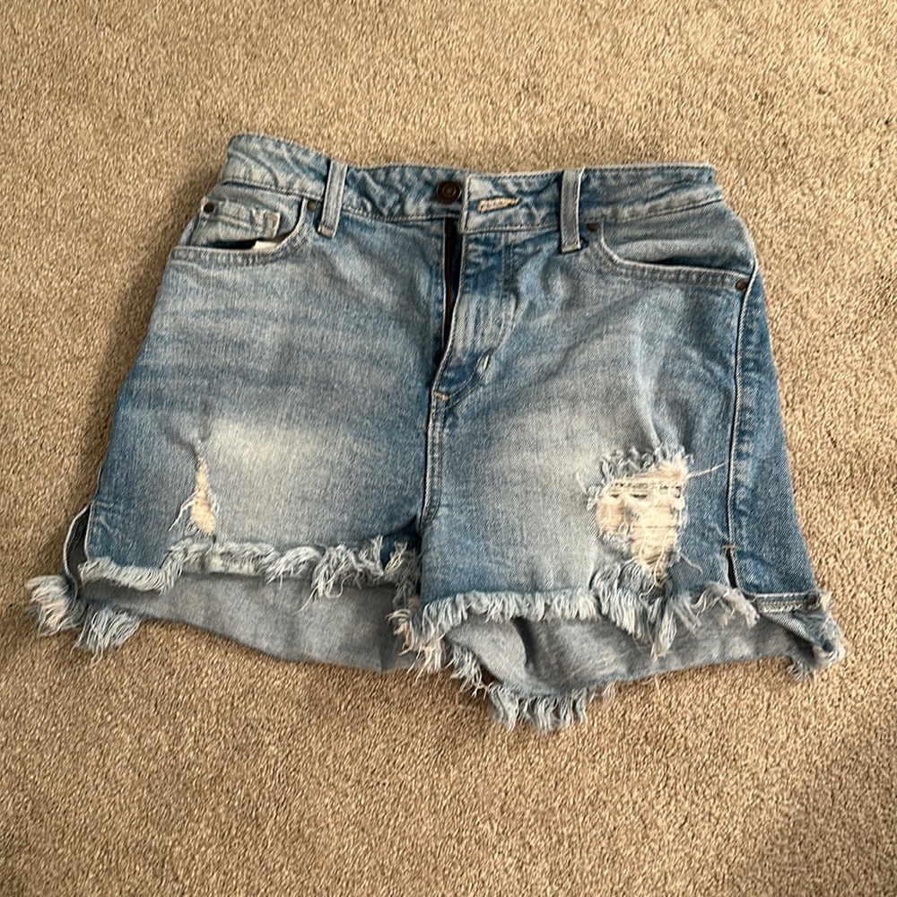 Guess shorts size 27